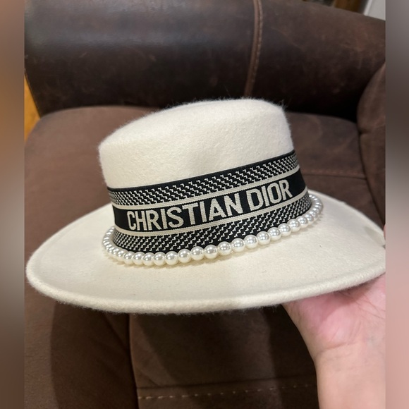 Fall/winter Felt Fedora Hats - cream with pearls and ribbon - Picture 6 of 7